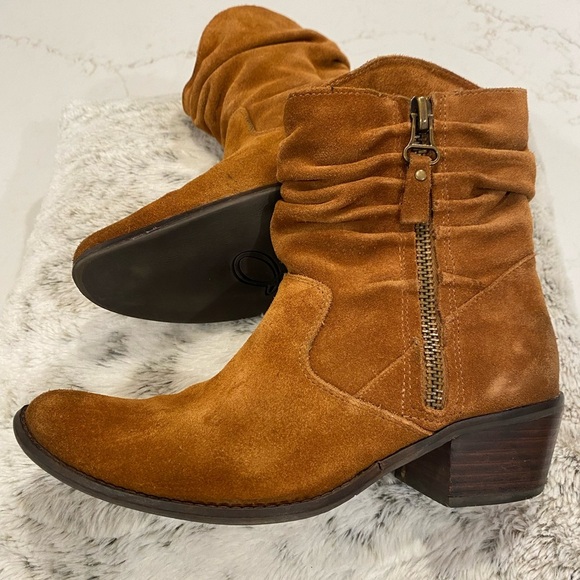 Reba Boot Suede Slouch Western Cowgirl Saddle Cognac Brown Rust Bootie Size 7.5 - Picture 1 of 9
